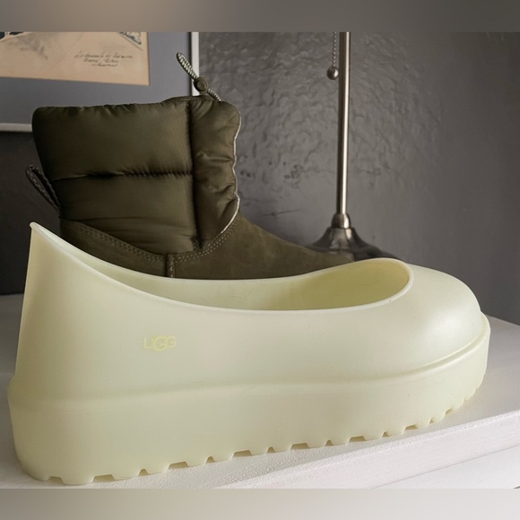 UGG classic maxi toggle boots - Picture 5 of 8